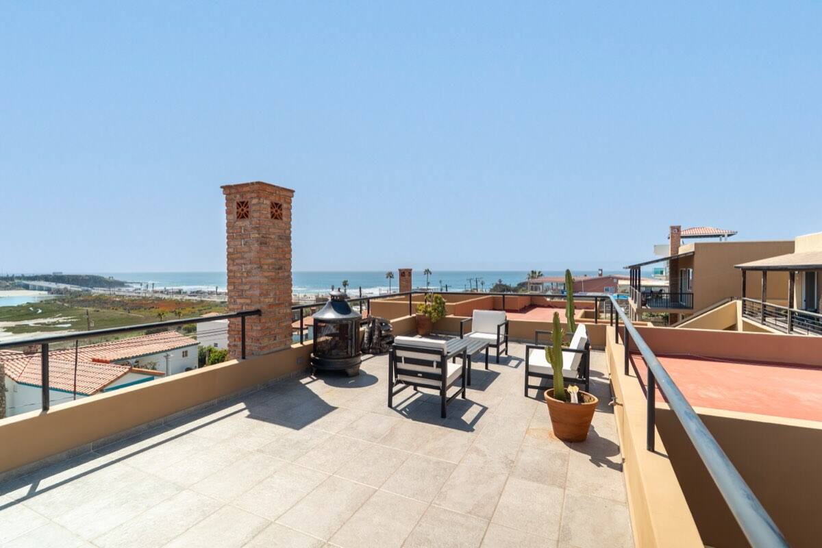 Rooftop terrace overlooking the Pacific at La Misión #159